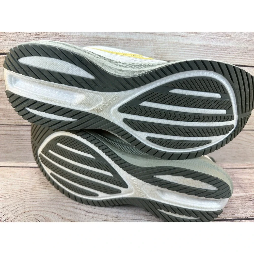 Saucony Triumph 21 Men's White Running Shoes Athletic Sneakers Size 11.5